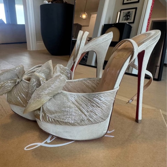 Christian Louboutin Metallic Heels with Bow - Picture 4 of 4